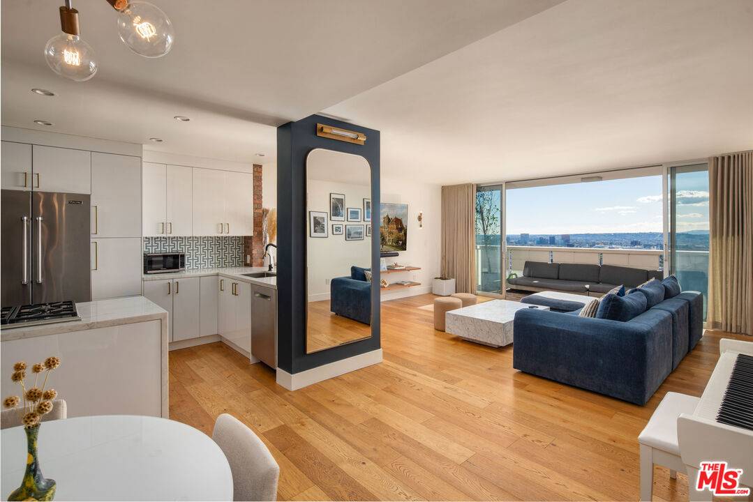 8787   Shoreham Dr 1BR Sunset Strip La