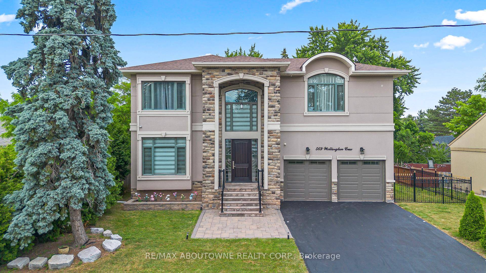 Stunning custom built home offering 4 spacious bedrooms, a dedicated office, and 4.