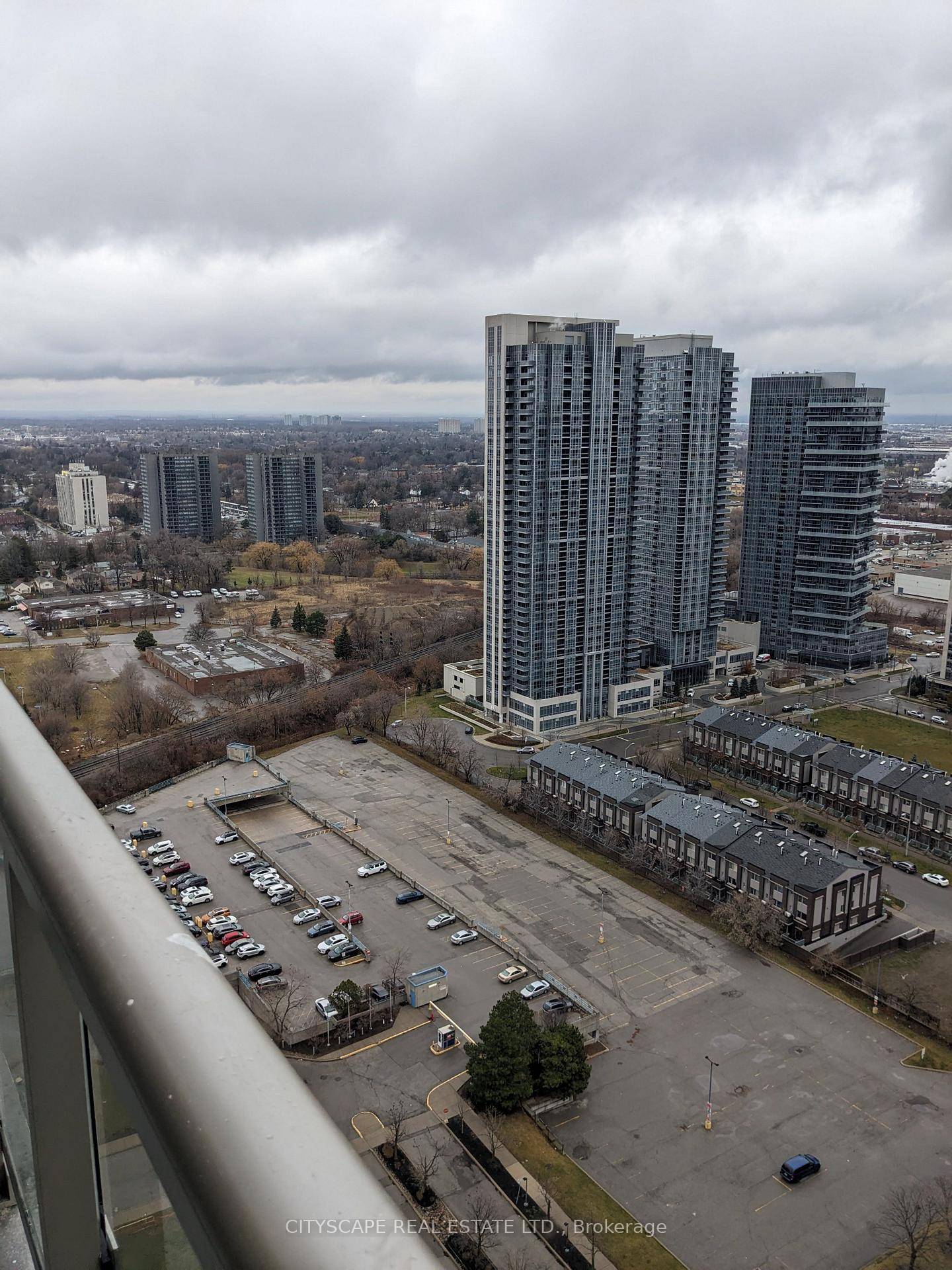 This bright 1 bedroom suite offers floor to ceiling windows with abundant natural light and stunning panoramic views.
