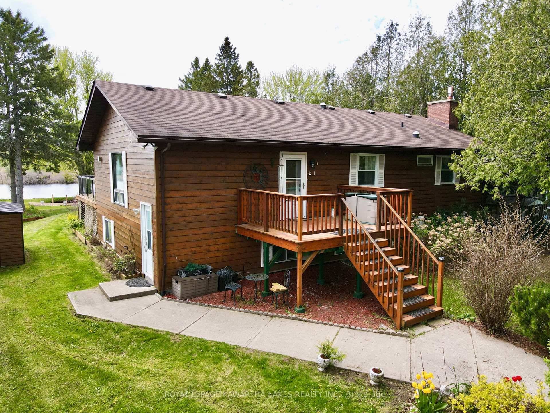 Experience Year Round Waterfront Living in the Heart of the Kawarthas !