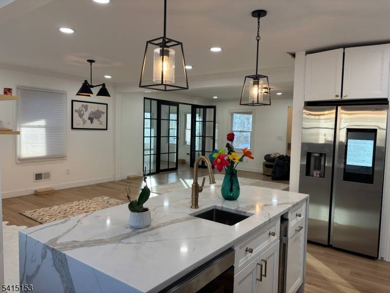 Whole House Rental ! ! Gorgeous Open Concept Living, Completely Renovated !