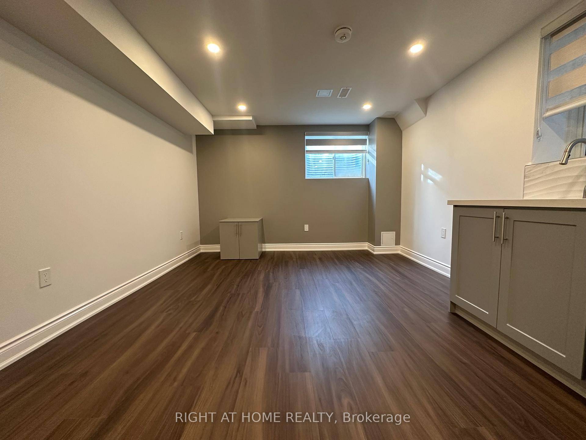 Exceptional brand new never lived legal 2 beds lower level apartment.