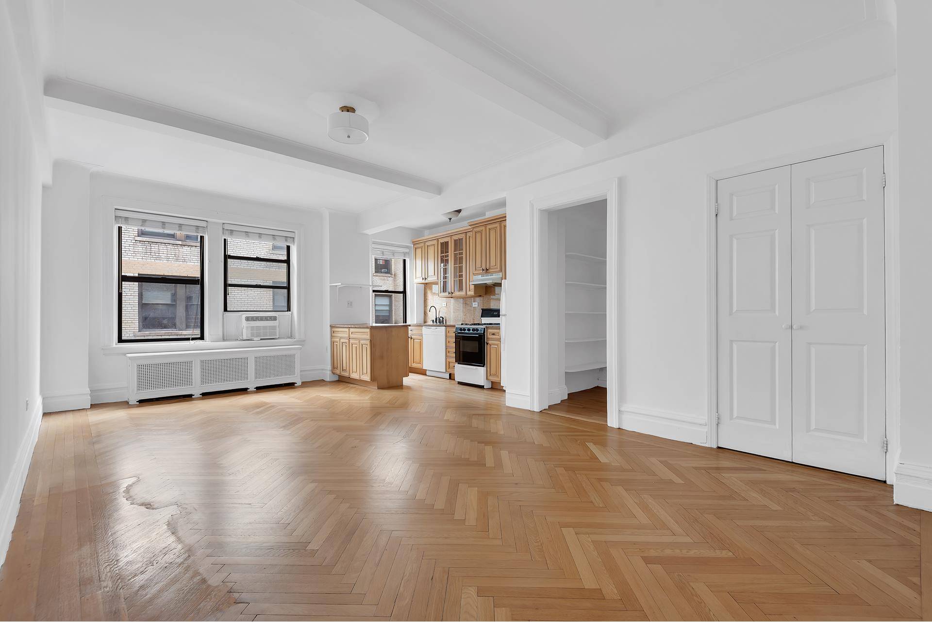 Classic Charm off Riverside Park close Columbia University !