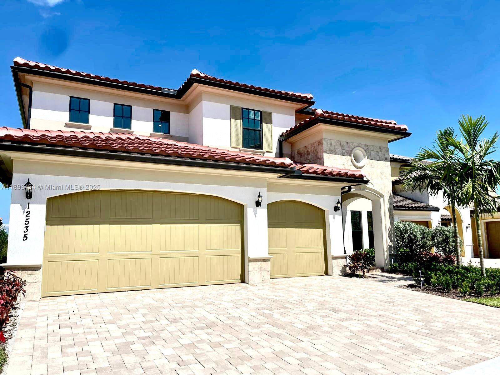 AMAZING HOUSE IN THE INCREDIBLE PARKLAND BAY COMMUNITY !