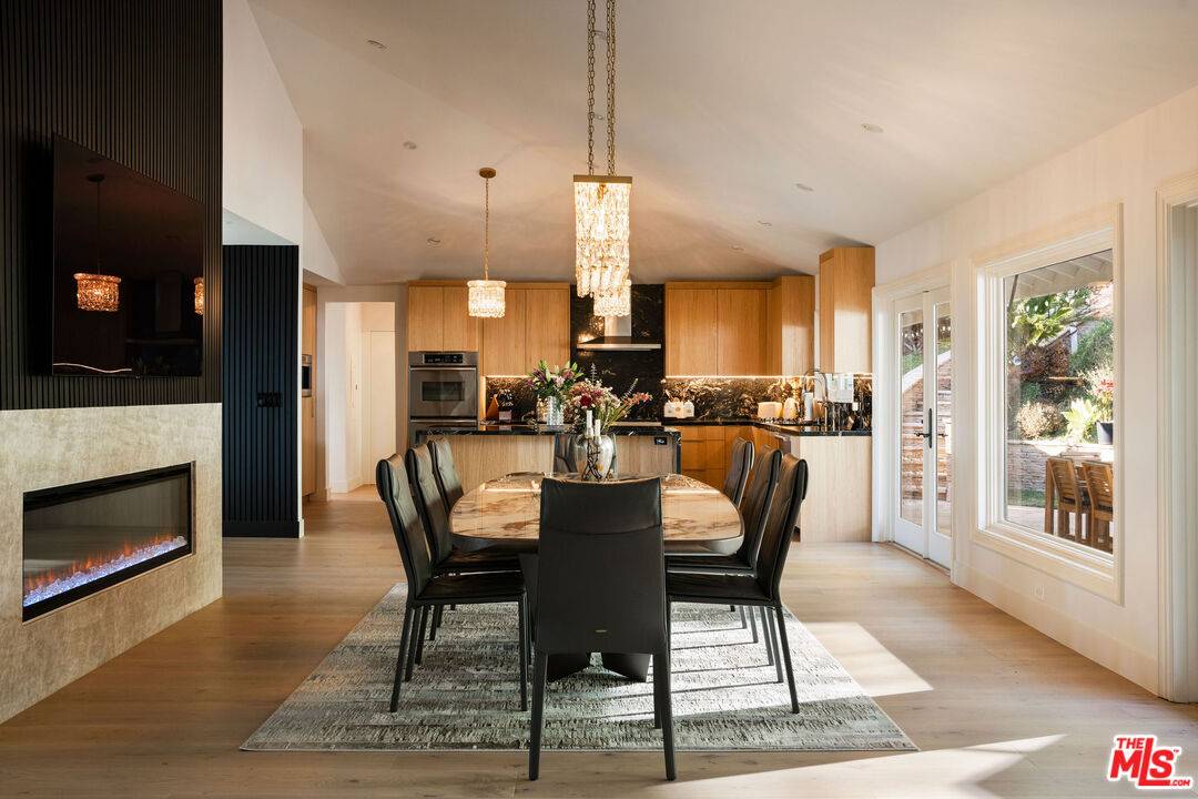 610   Estrellita Way 4BR Brentwood La