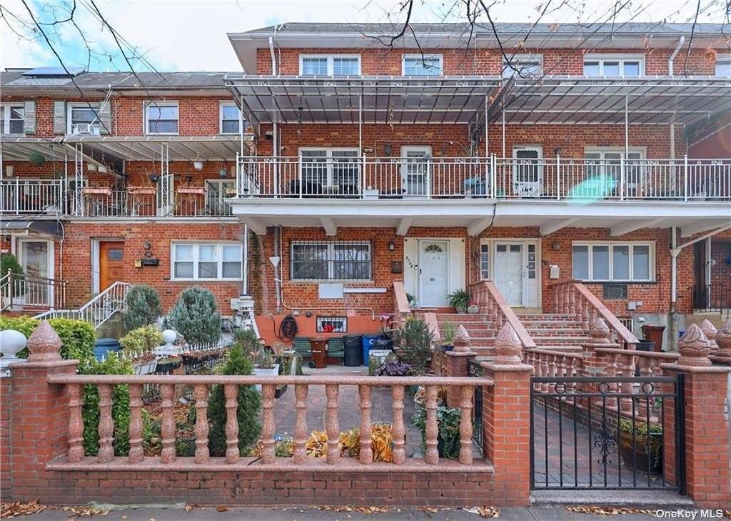 Introducing this beautiful 2 family brick house in the Canarsie.