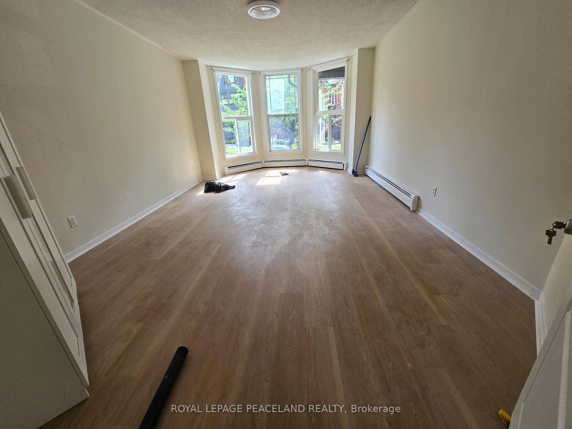 1Y new Renovated Apartment !