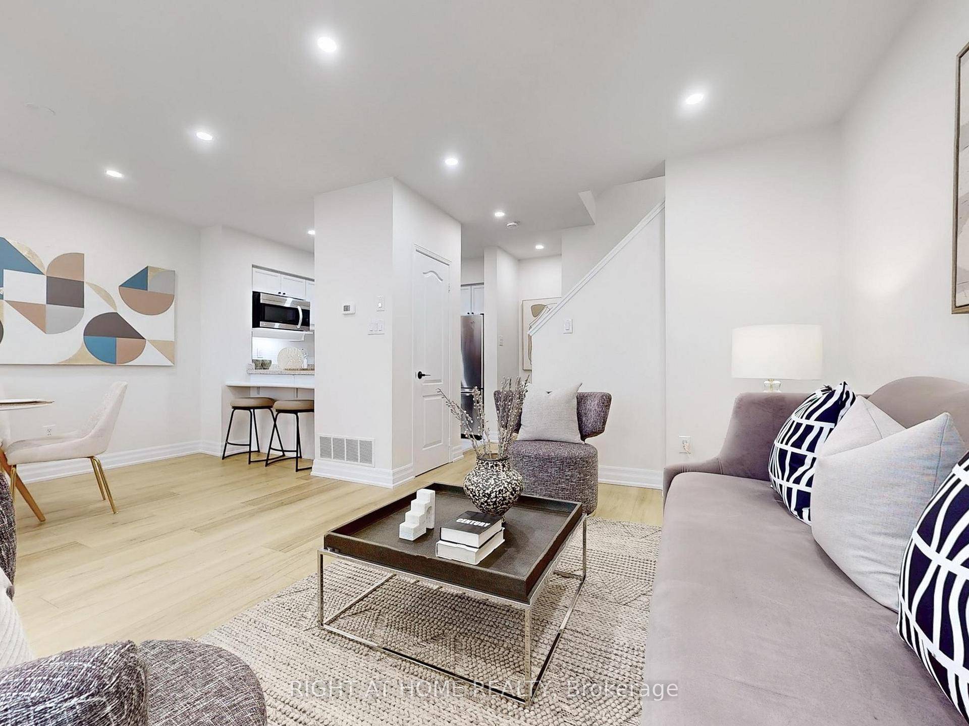 Why settle for a condo apartment, when you can own a fully renovated, turnkey 3 1 bed 3 full bath townhome in the heart of Thornhill, complete with 2 parking ...