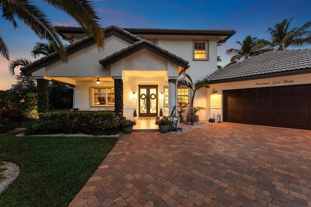 Set at the end of a quiet cul de sac in Lake Clarke Shores, this refined 2 story waterfront residence offers privacy and direct freshwater lake access on a corner ...