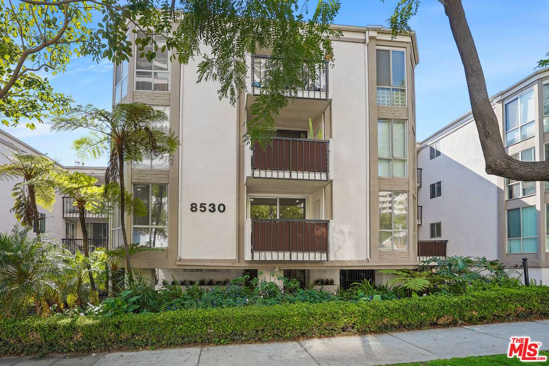 8530   Holloway Dr 2BR Sunset Strip La