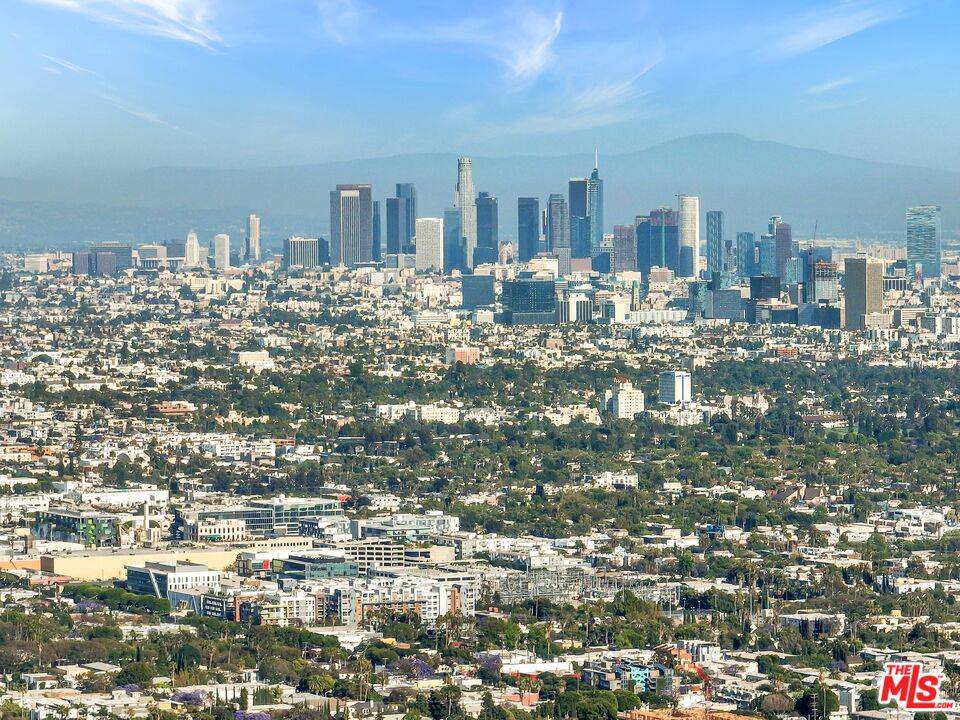 9432   Sierra Mar Pl 4BR Sunset Strip La