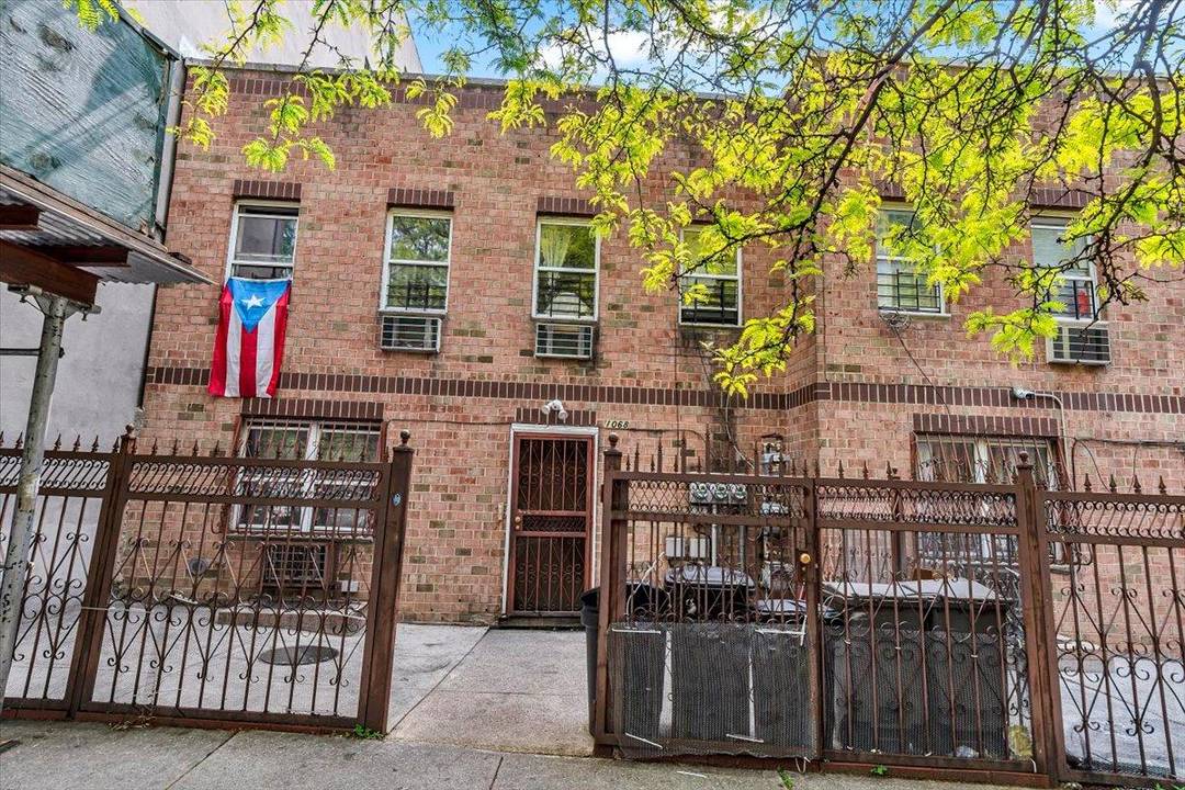 Brick and block legal three family located in the heart of South Bronx, minutes a way from Manhattan and Yankee Stadium.