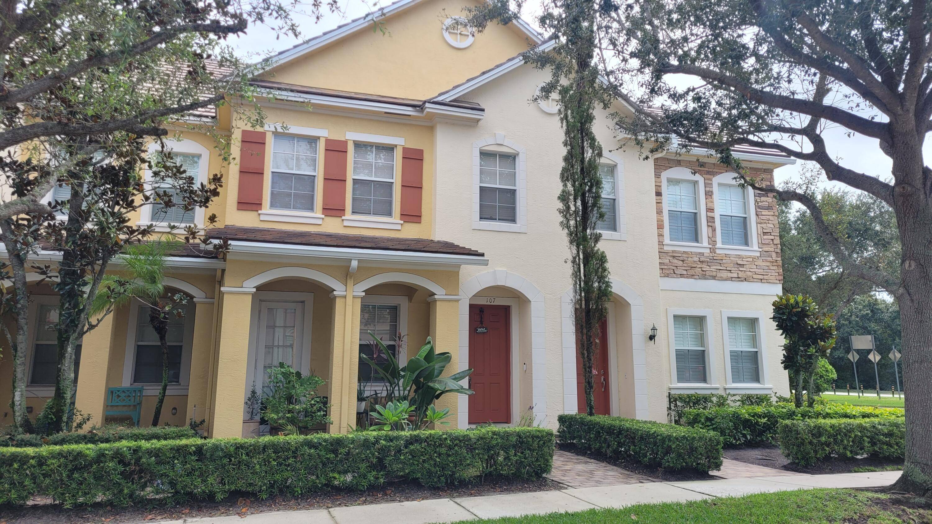 UPSCALE TOWNHOME backs up to PRESERVE, minutes to downtown Abacoa walking distance to A schools.