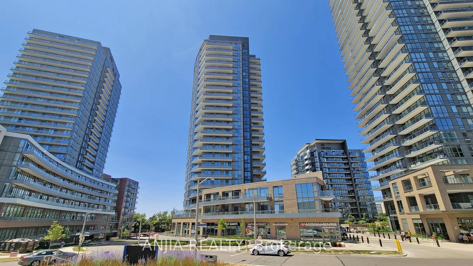 Bright amp ; Spacious 2 Bedroom Corner Unit In The Heart Of North Yorks Emerald City.