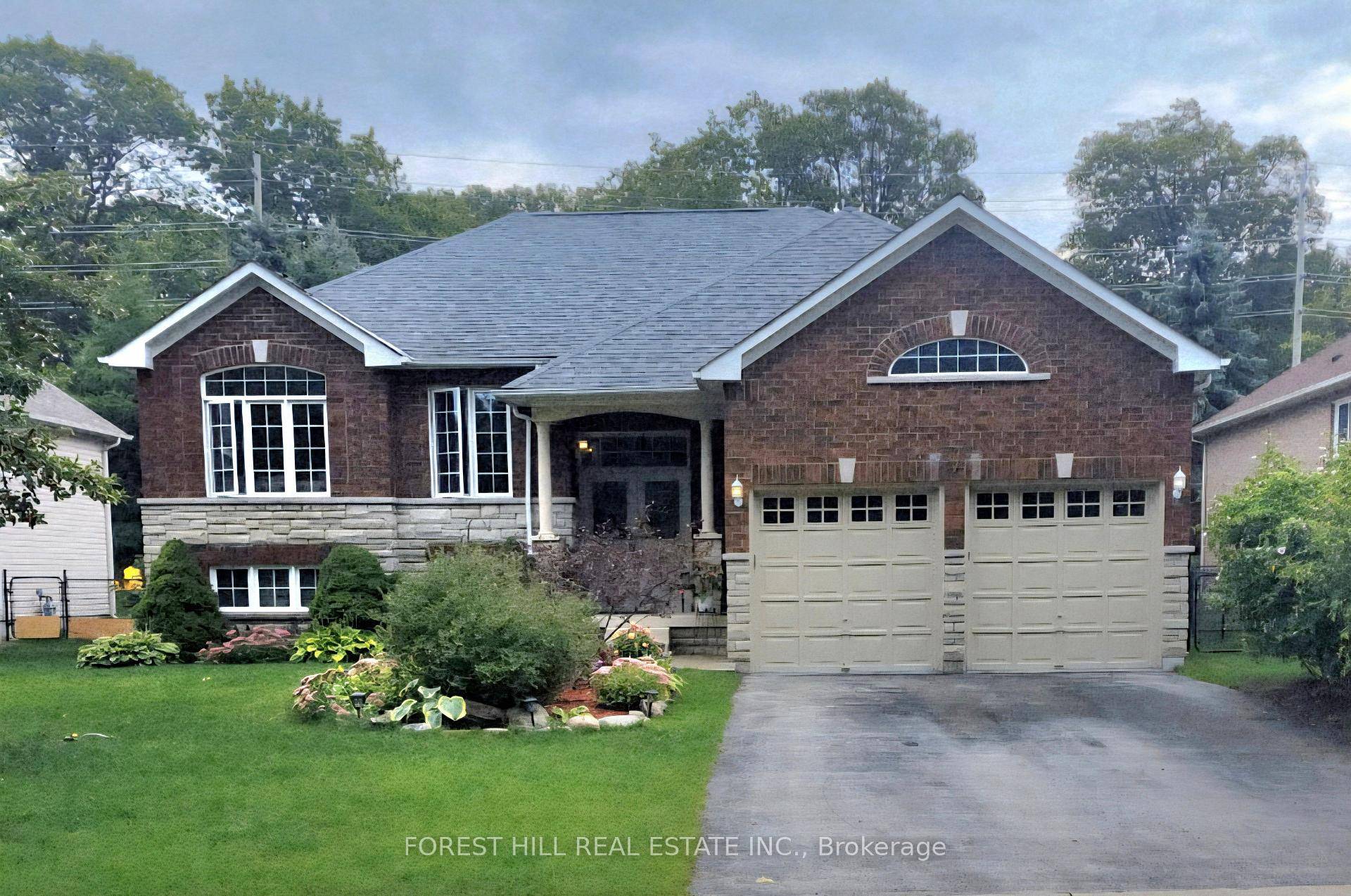 Outstanding raised bungalow in desirable Ann Arbour Estates !