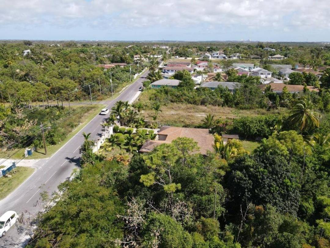 BACARDI ROAD Land New-Providence