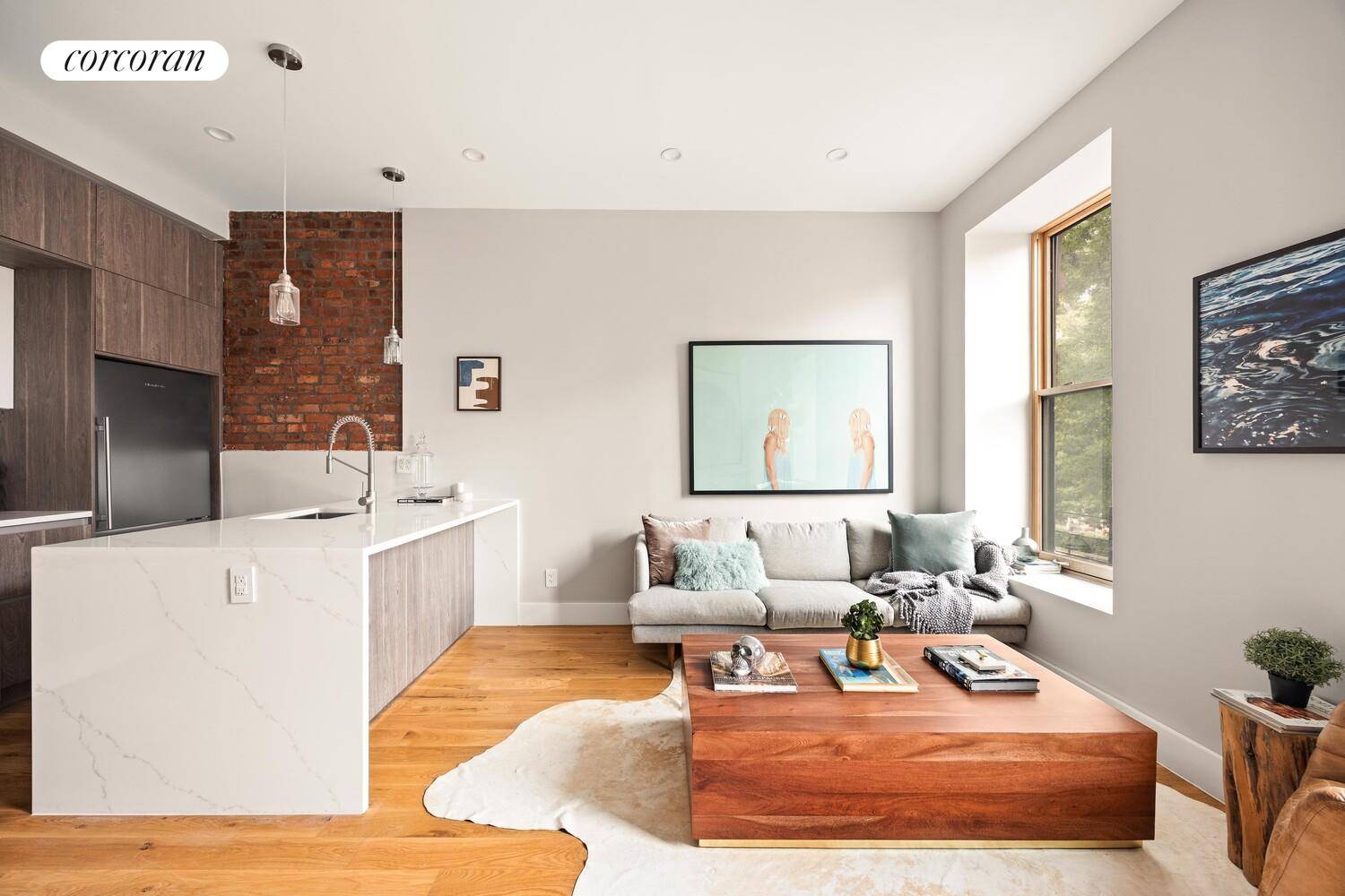 Perfect for first time home buyers OR investors !