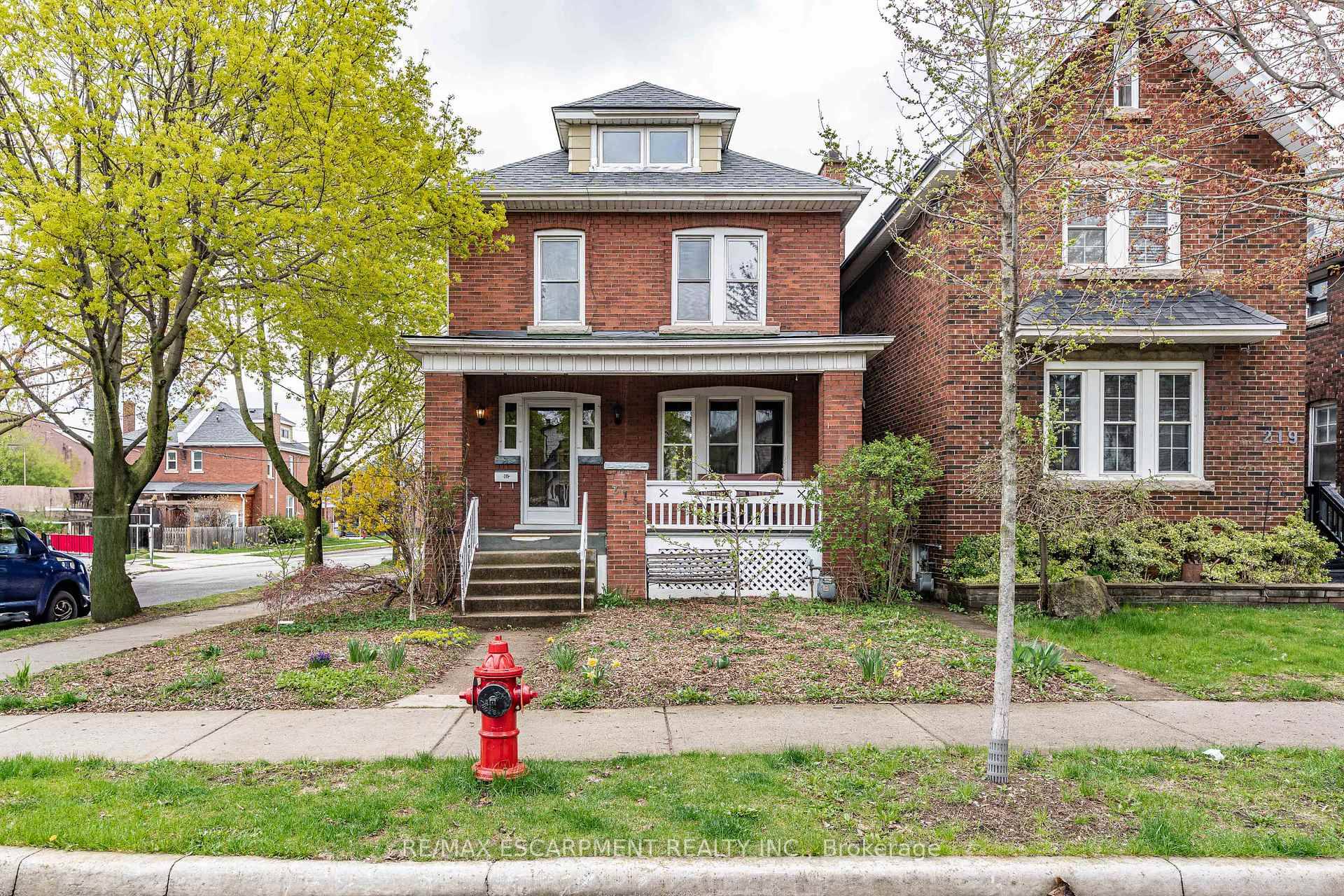 Hello South Delta ! Steps to Gage Park, you must take a look at this outstanding opportunity.