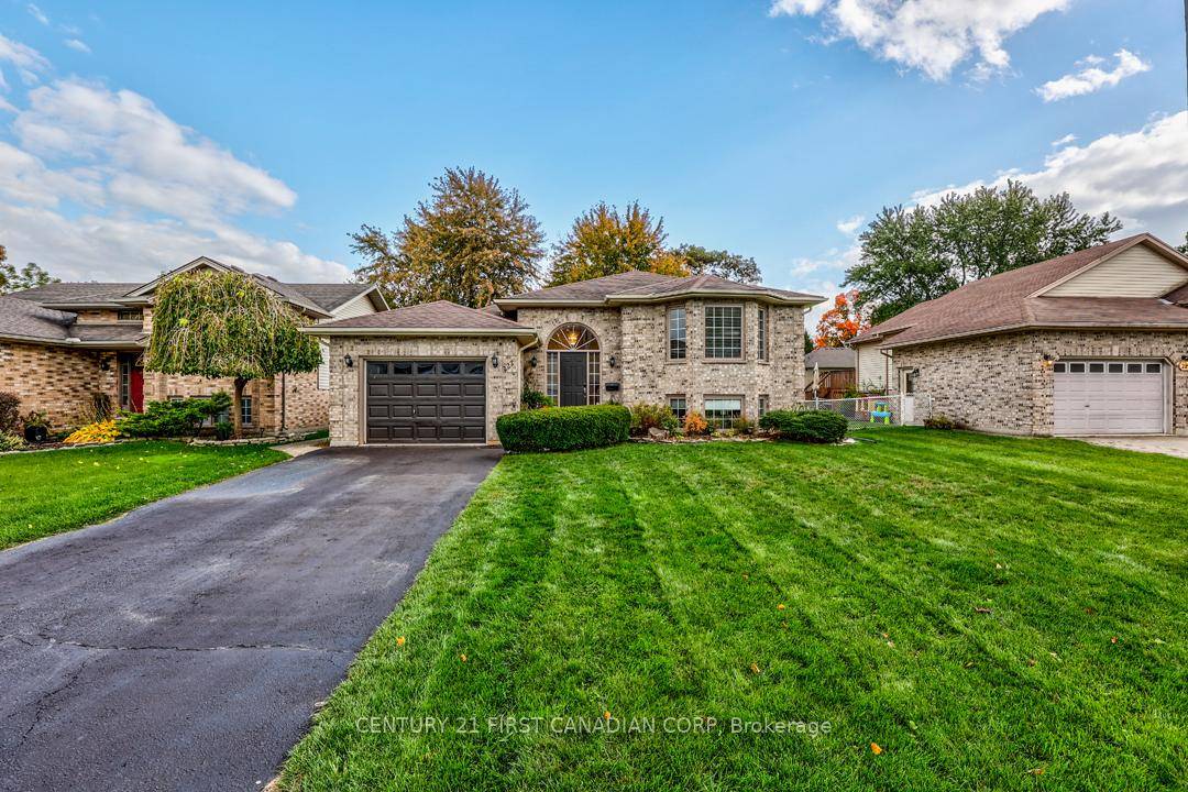 Welcome to 222 Munroe Street, a spacious 3 1 bedroom raised bungalow located in the charming town of West Lorne.