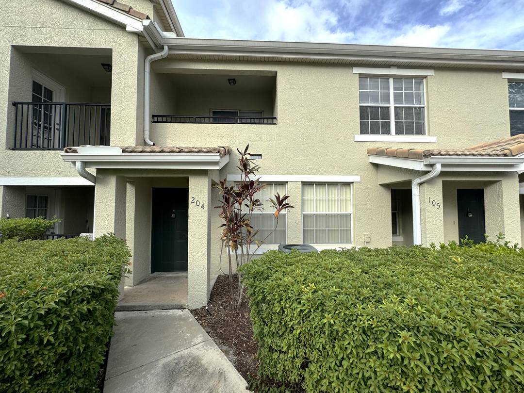 1 bedroom, 1 bath condo in the highly desirable gated community of Belmont at St.