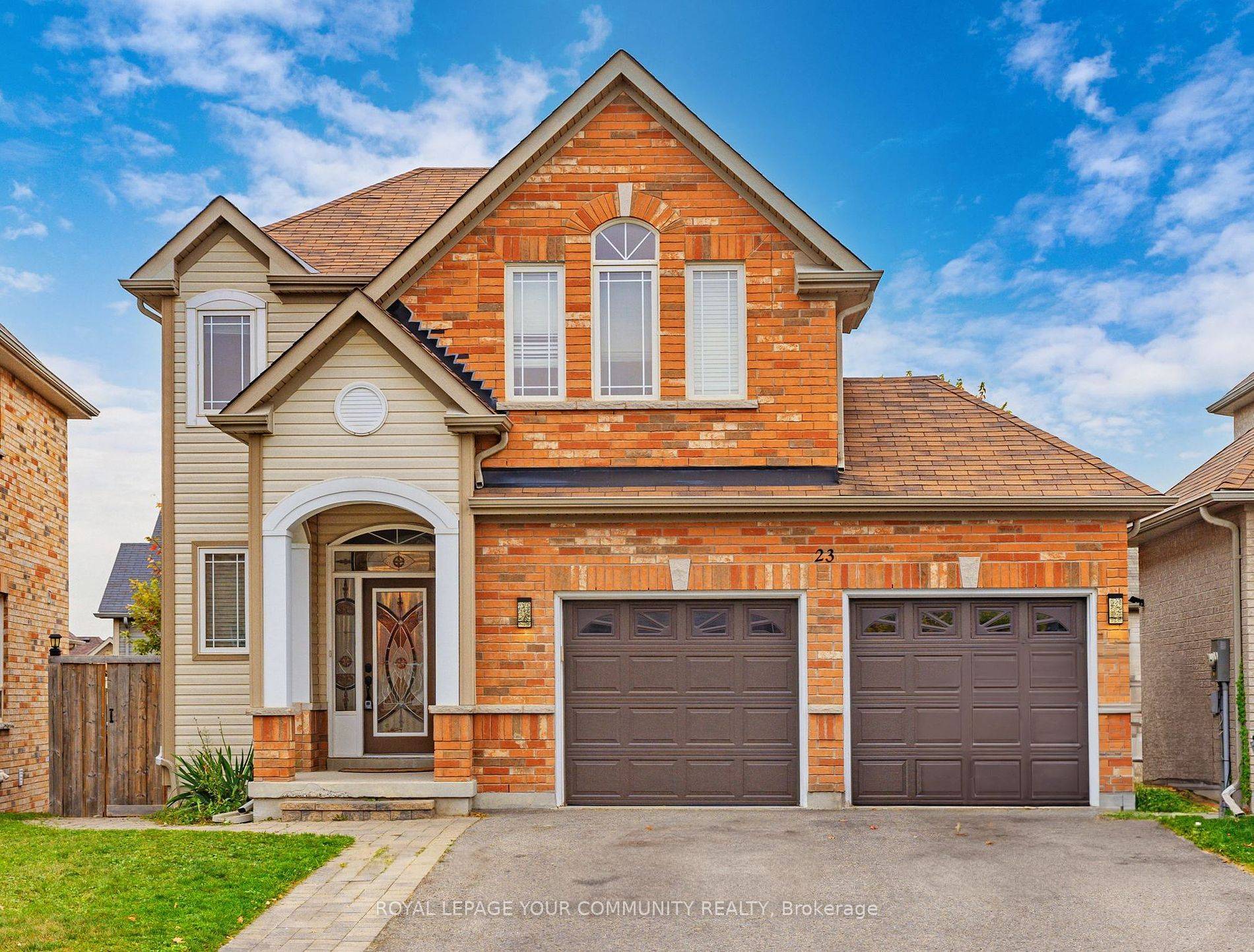 Beautiful Family Home In Lovely South Keswick, Highly Sought After Simcoe Landing Community, 9FT Ceilings Open Concept Main Floor, Quarts Countertop Kitchen with Sun Filled Breakfast Area to W O ...