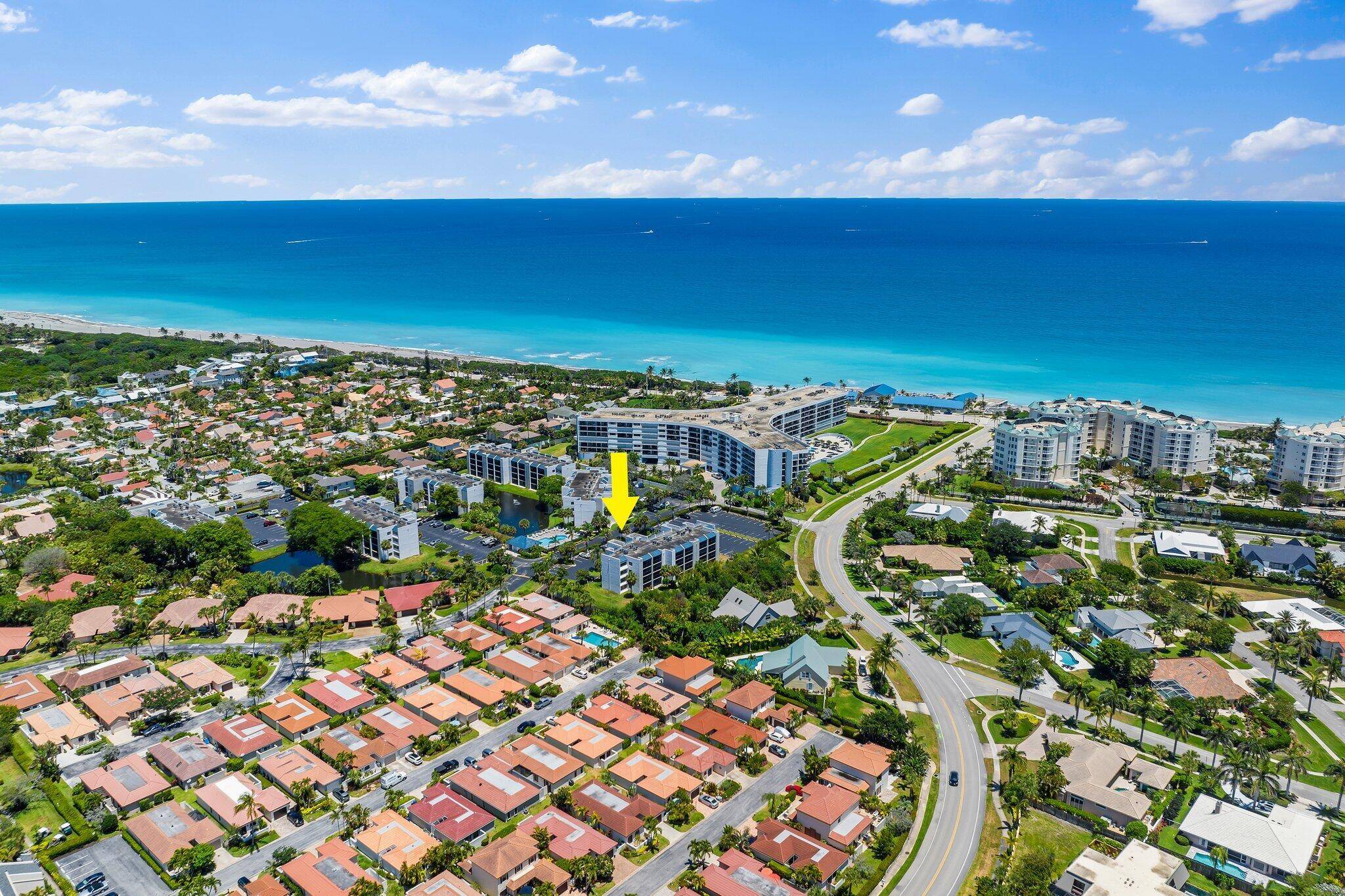Just a short walk to Jupiter's beautiful beaches !