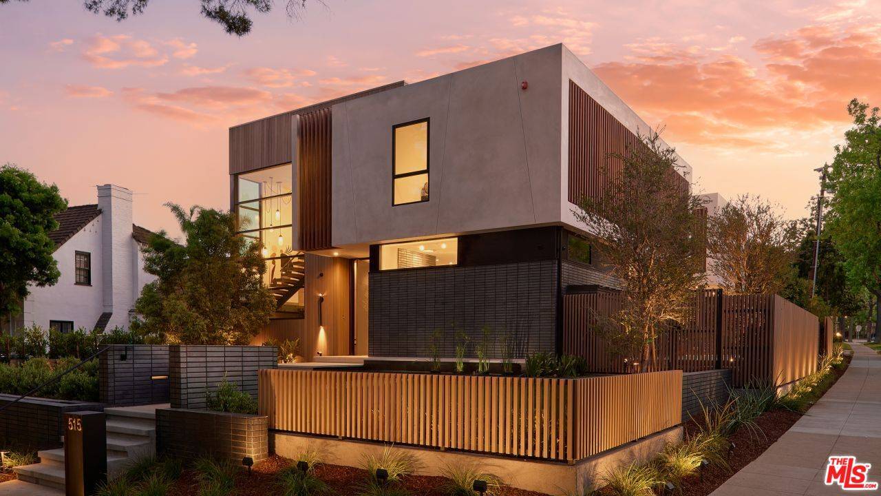 515  N SIERRA DR Beverly Hills Flats LA