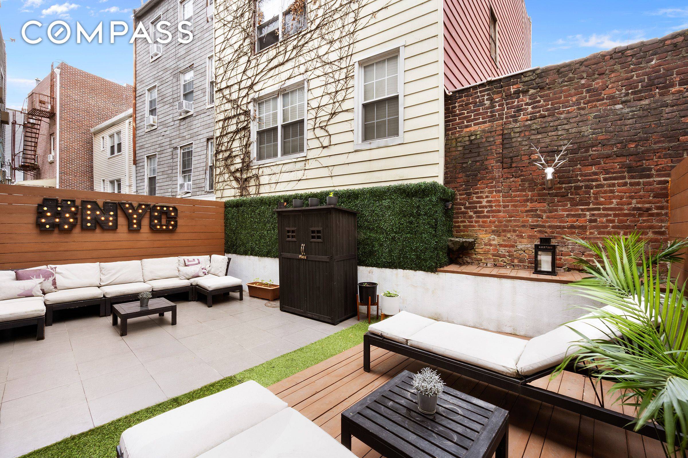 North Williamsburg Gem ! Just one block from Whole Foods, Equinox, and the Apple Store, this modern, thoughtfully renovated residence offers approximately 1, 000 square feet of sun drenched, contemporary ...