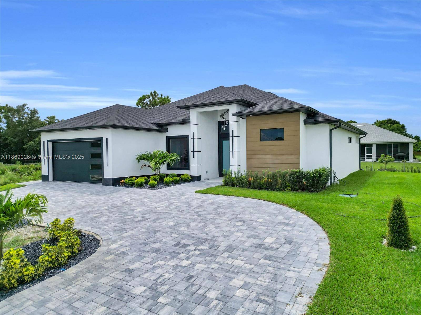 STUNNING NEW MODERN HOME !