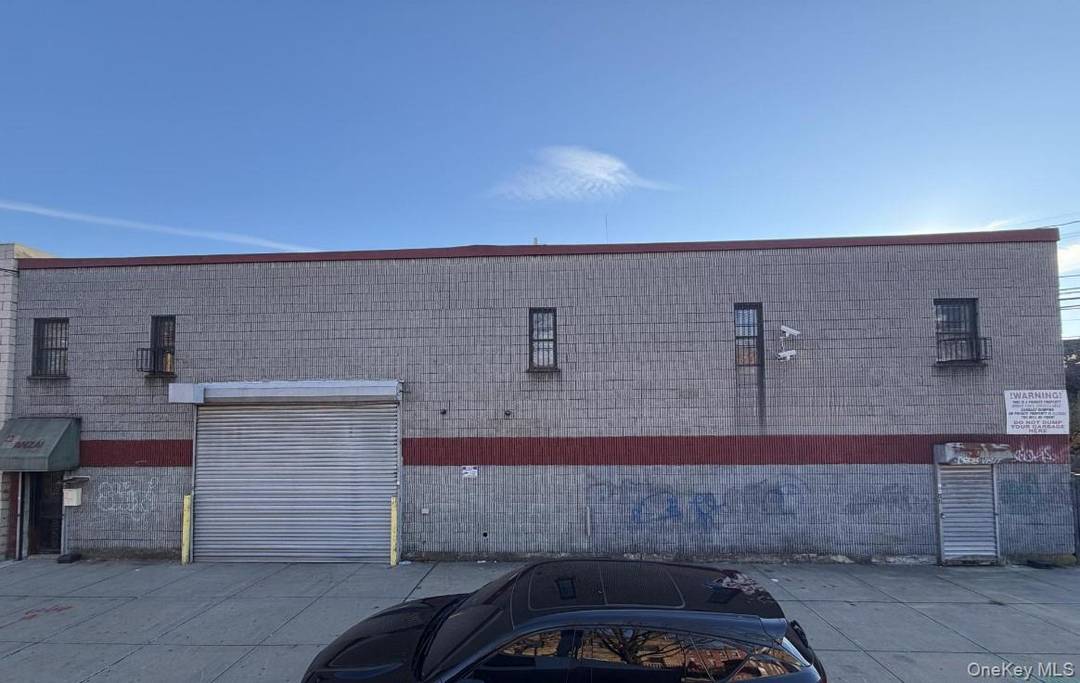 Rare independent industrial property in the heart of Woodside s logistics hub, offering 6, 079 SF of space with a 5, 120 SF warehouse, 959 SF office, dual corner exposure, ...
