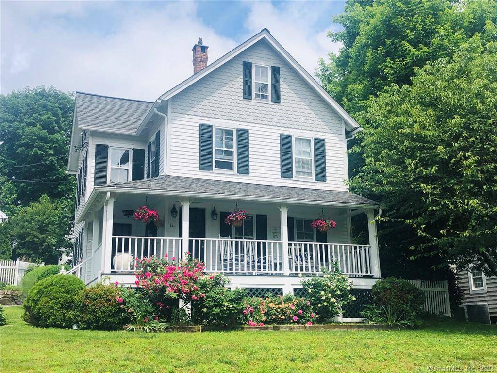 Rental in the center of Rowayton.