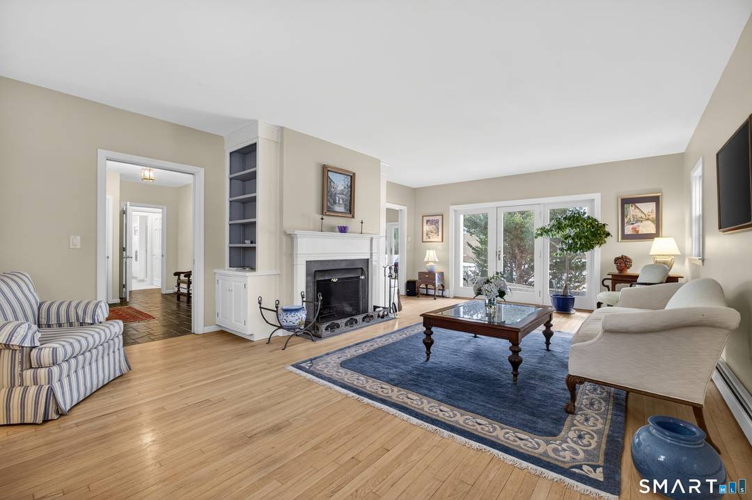 Direct waterfront on Quanaduck Pond.