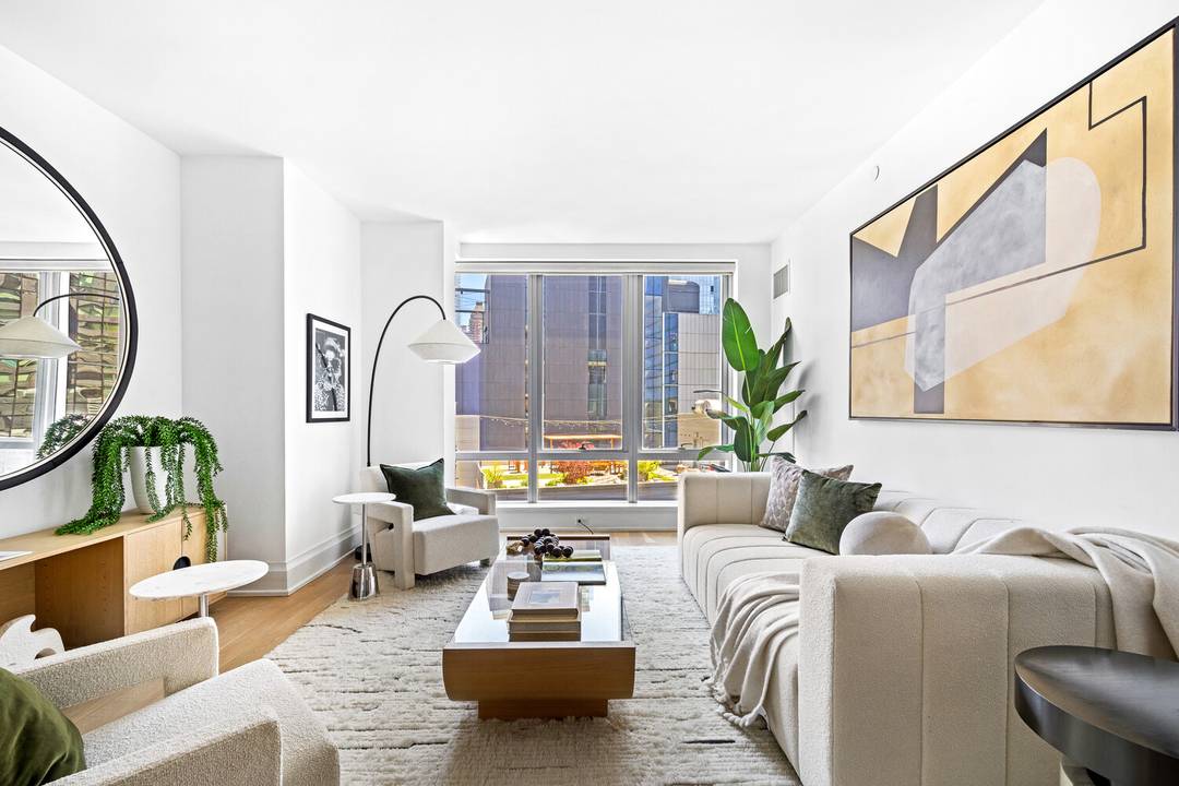 This newly upgraded condo is best in class 1, 549 sq.