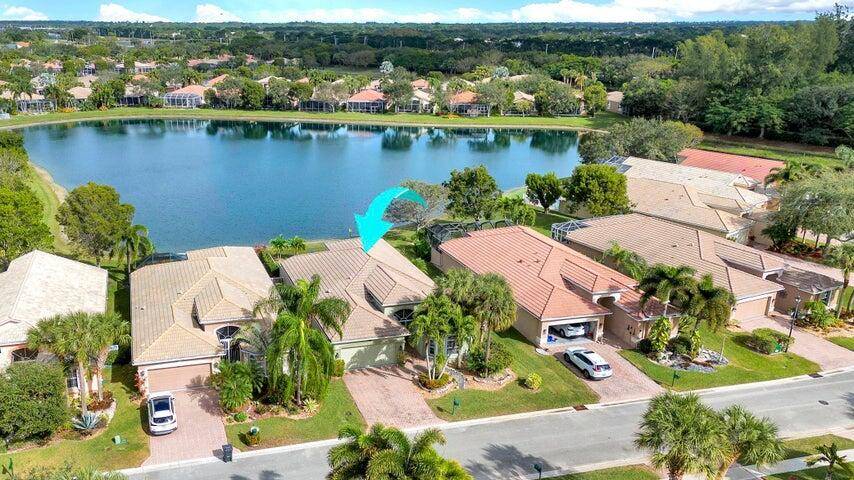 Beautiful 3 bedroom pool home with Luxury Upgrades in the Desirable Villaggio Community !