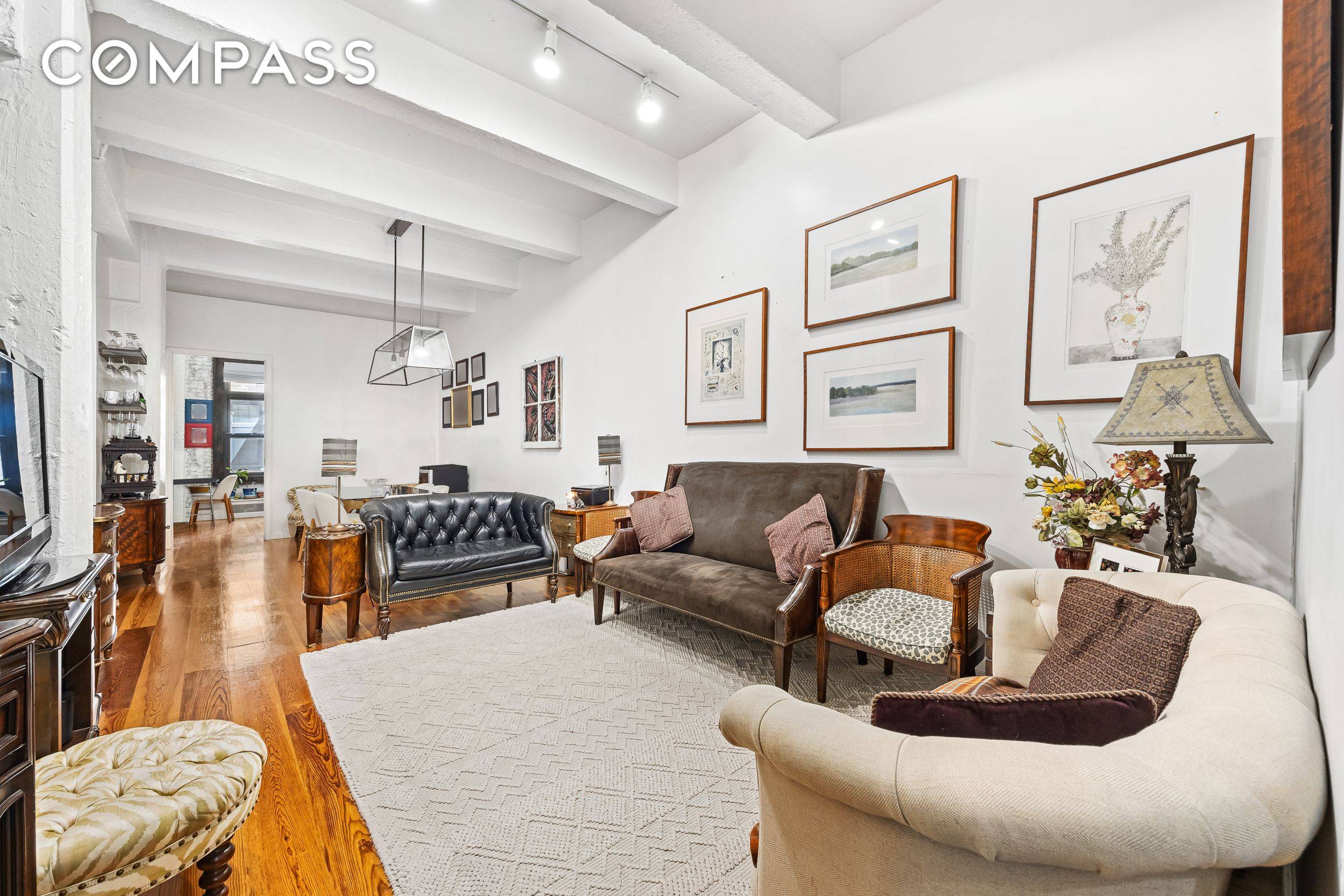 Enjoy Downtown loft ambiance in the heart of Midtown in this stunning two bedroom, one bathroom home featuring an expansive open layout and contemporary updates in a full service prewar ...