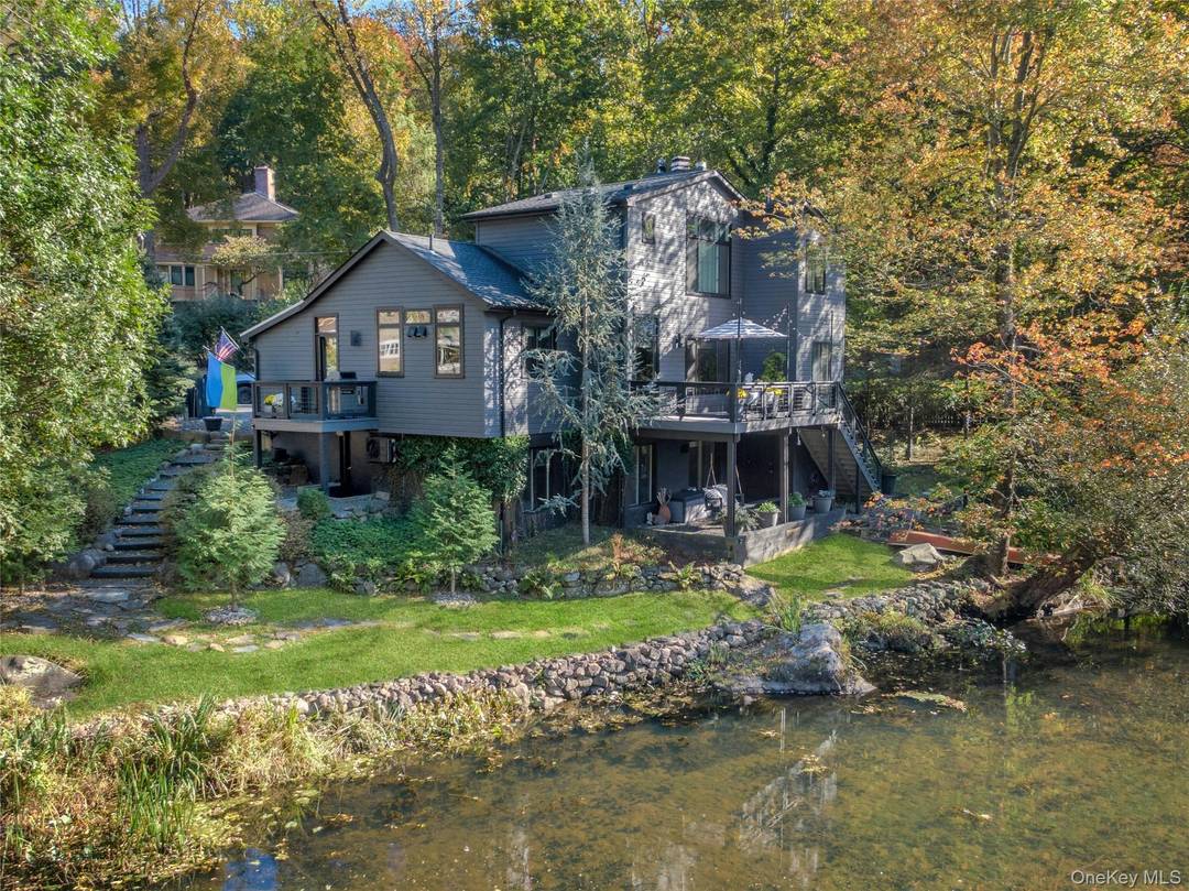 CREEK HAUS Situated at the widest part of the Ferdon Mill Pond on Sparkill Creek, moments from the Hudson River and the vibrant heart of Piermont, 188 Ferdon Avenue is ...