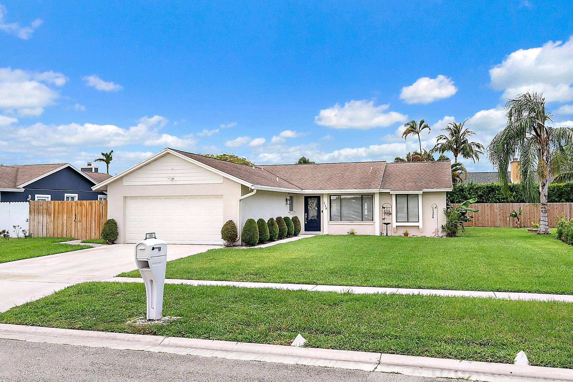We're thrilled to present this stunning new listing !