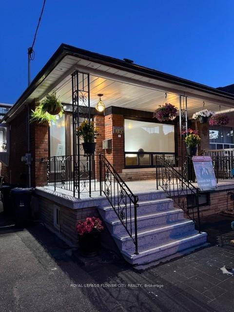 FULLY UPDATED. Fabulous Large Bungalow North facing, Hardwood Flrs.