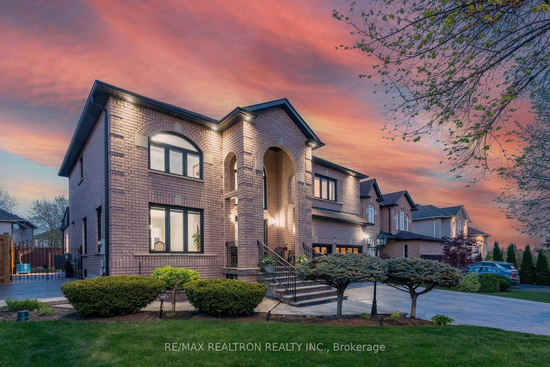 Open House Alert Sat May 17 and Sun May 18 1PM 4PM.