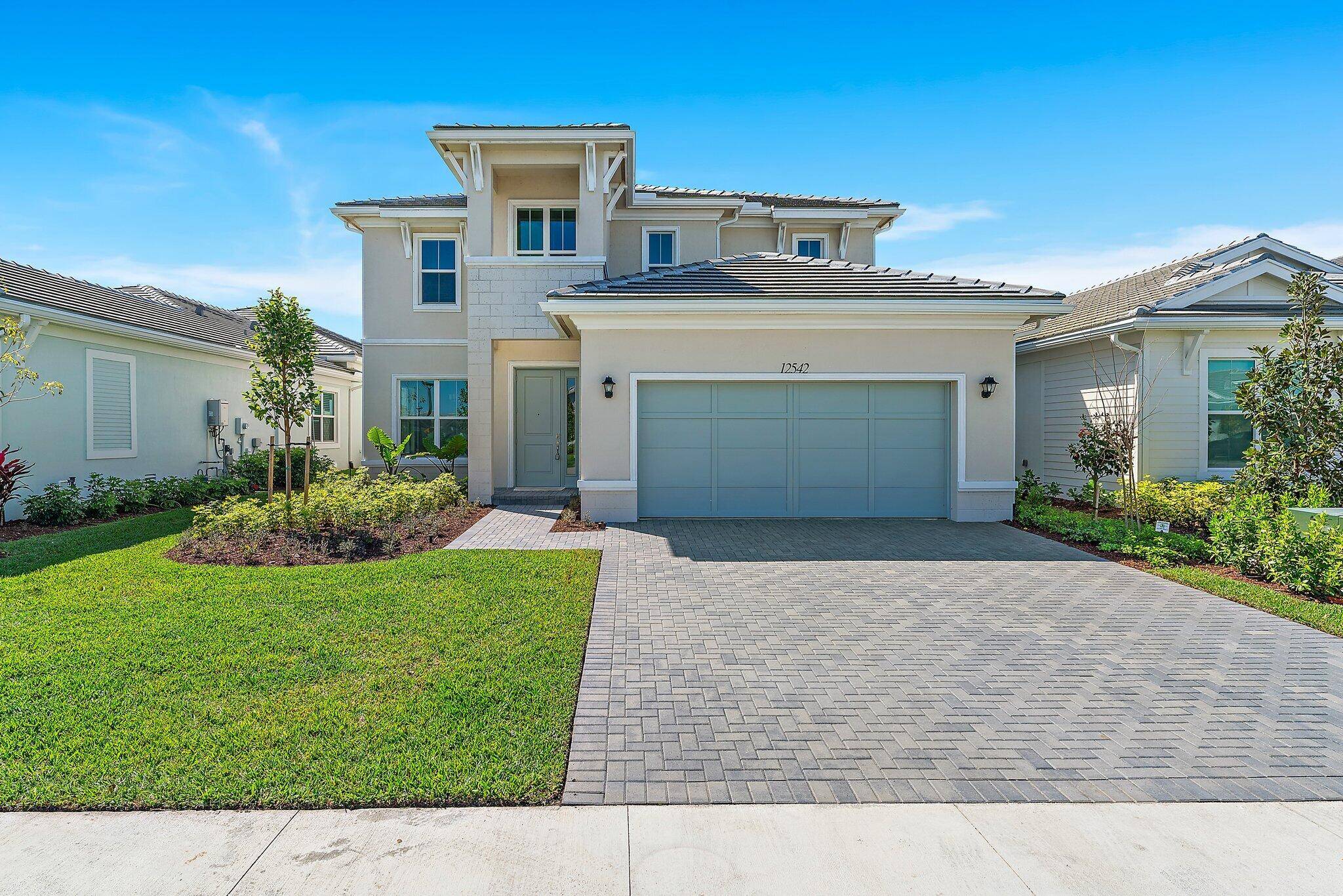WATERVIEW ! Absolutely Stunning Torrence Model At the Wonderful Gated Community Of Windgate At Avenir.