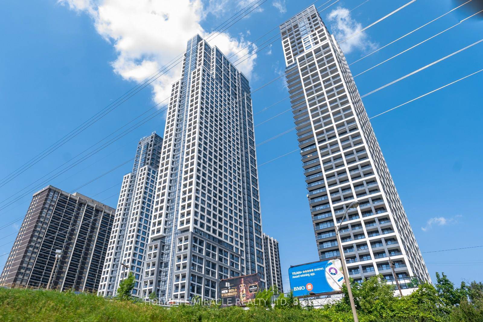 Experience luxury and convenience at Bloorvista at Islington Terrace, a Tridel masterpiece.