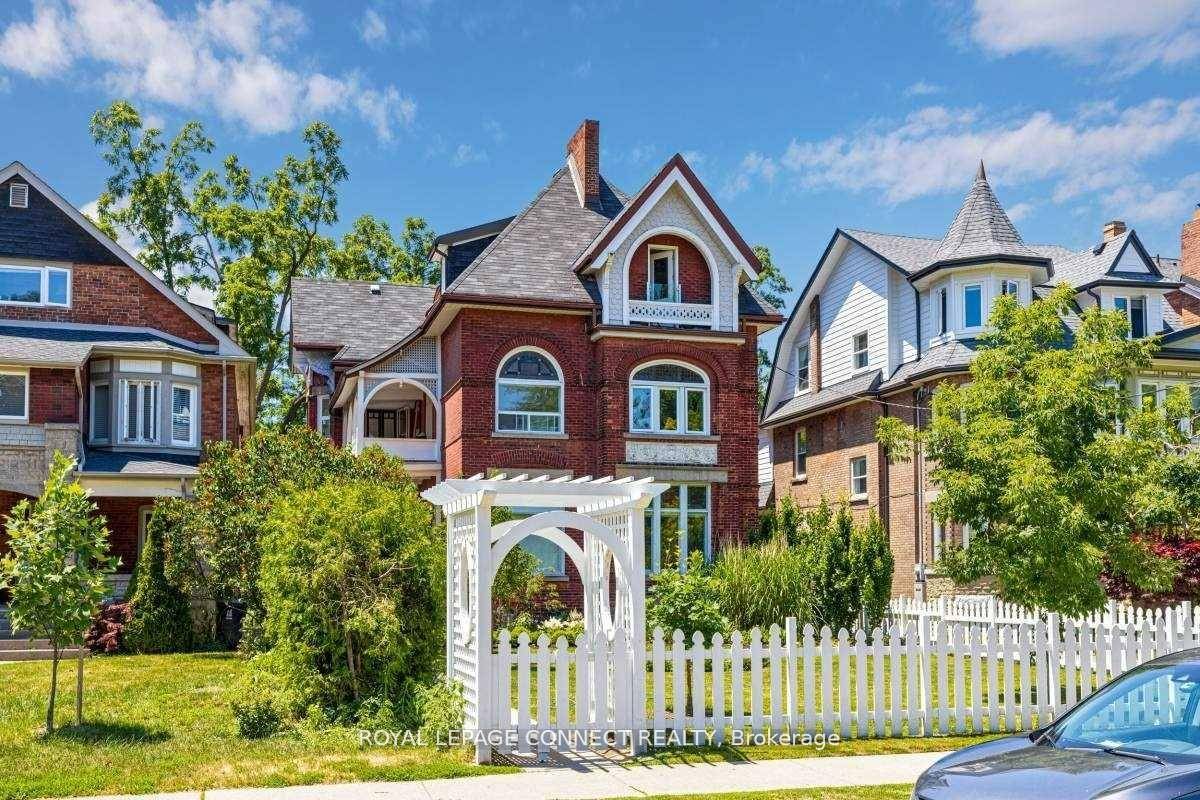 Stunning ! Magnificent High Park mansion.