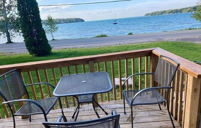 Spectacular 5yr old Linwood Georgian II home with a great lake view of Carthew Bay !