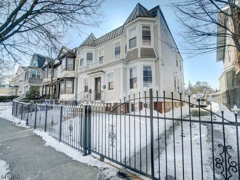 Excellent cash flow opportunity with this well maintained two family property, featuring two large units, each offering 3 bedrooms and 1.