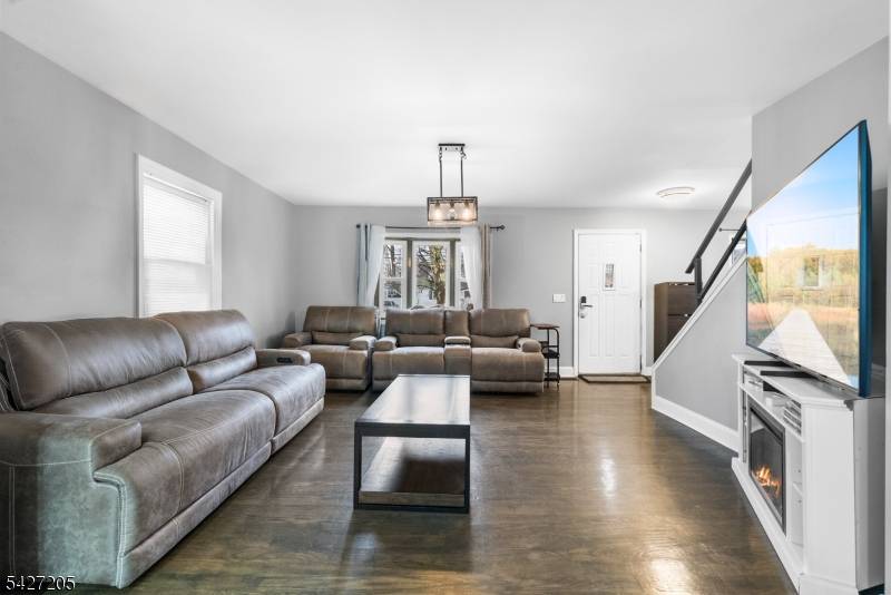 Perfectly positioned near major highways and NYC transit, this updated 4 bedroom, 4 bath home offers exceptional convenience and modern comfort.