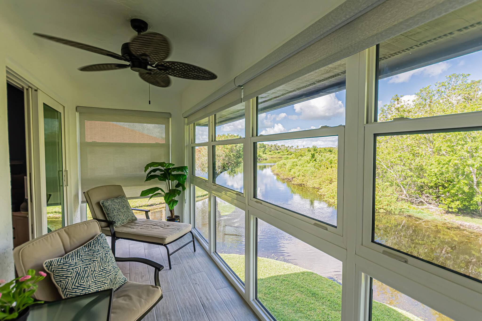 Discover your dream retreat in South River Village, a sought after 55 community with resort style amenities and a prime location !