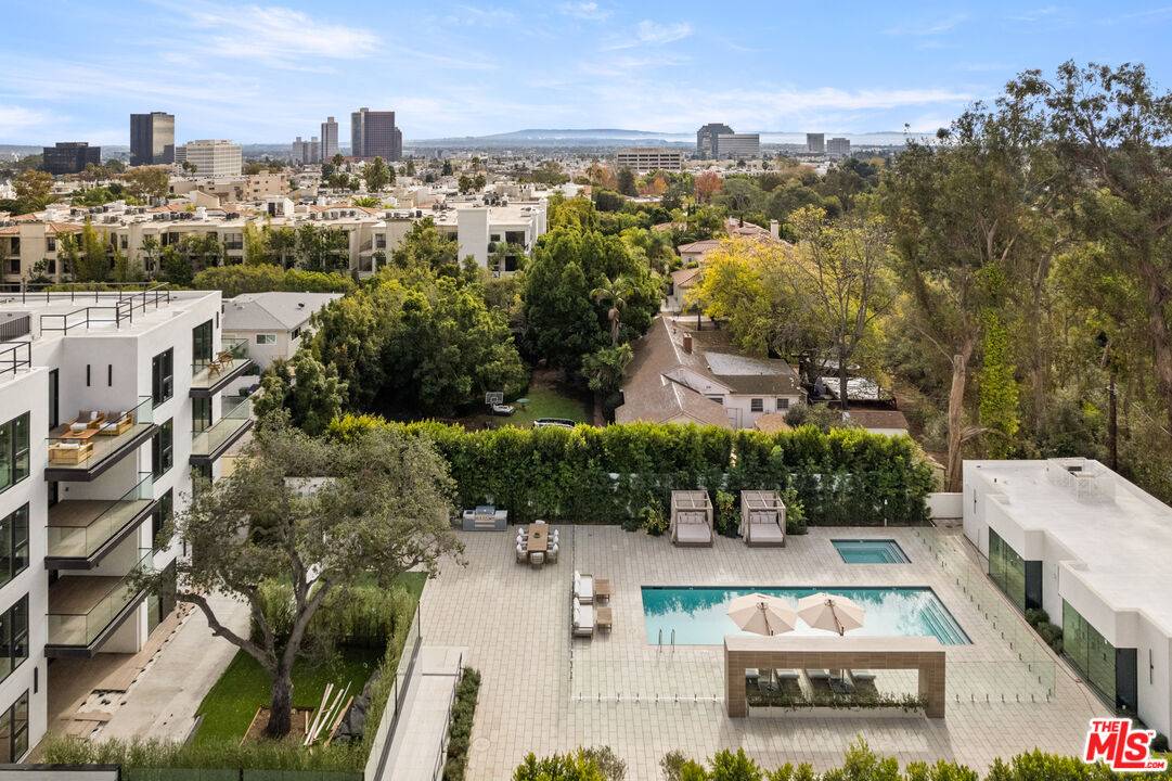505 S Barrington Ave 2BR Brentwood La