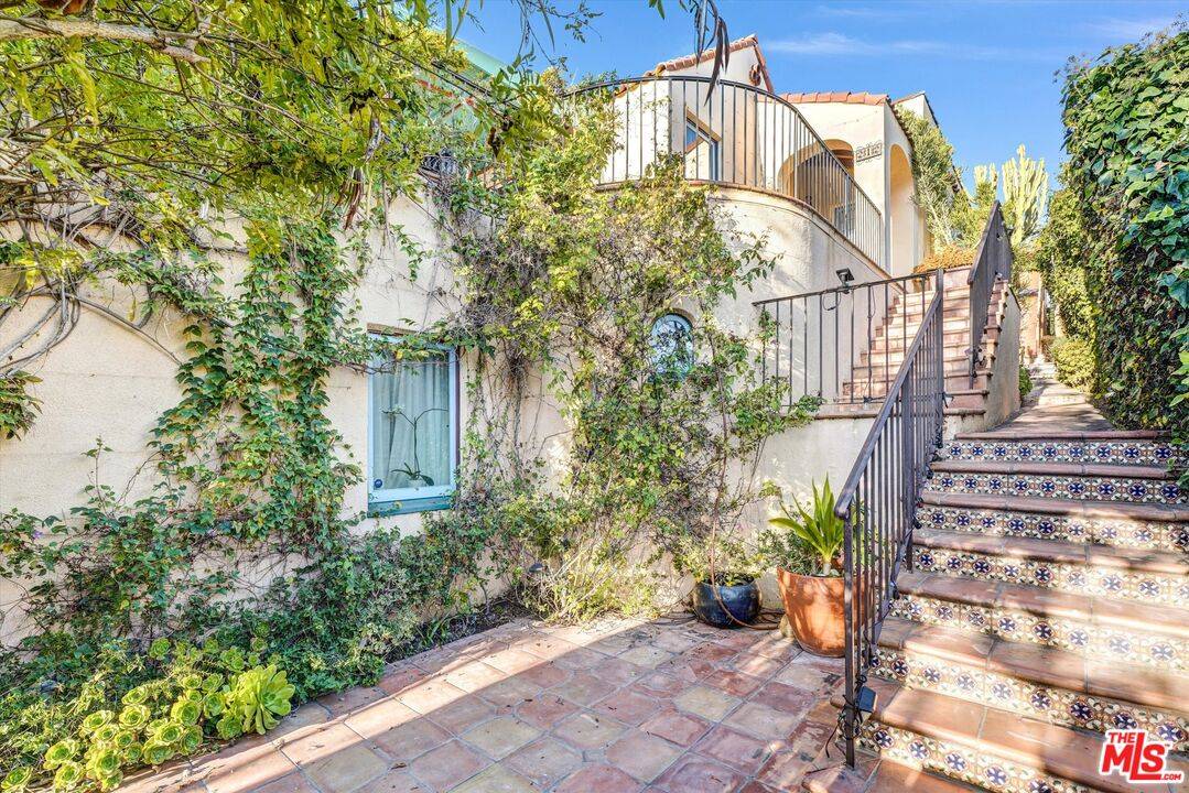 212   3rd Ave 3BR Marina Del Rey La