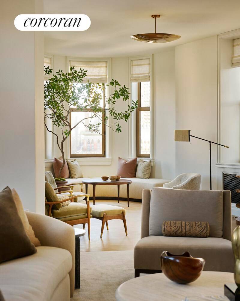 Spanning 3, 897 square feet, this four bedroom, four and a half bathroom residence, thoughtfully conceived by Studio Sofield, is gracefully positioned at the storied prow of the building.