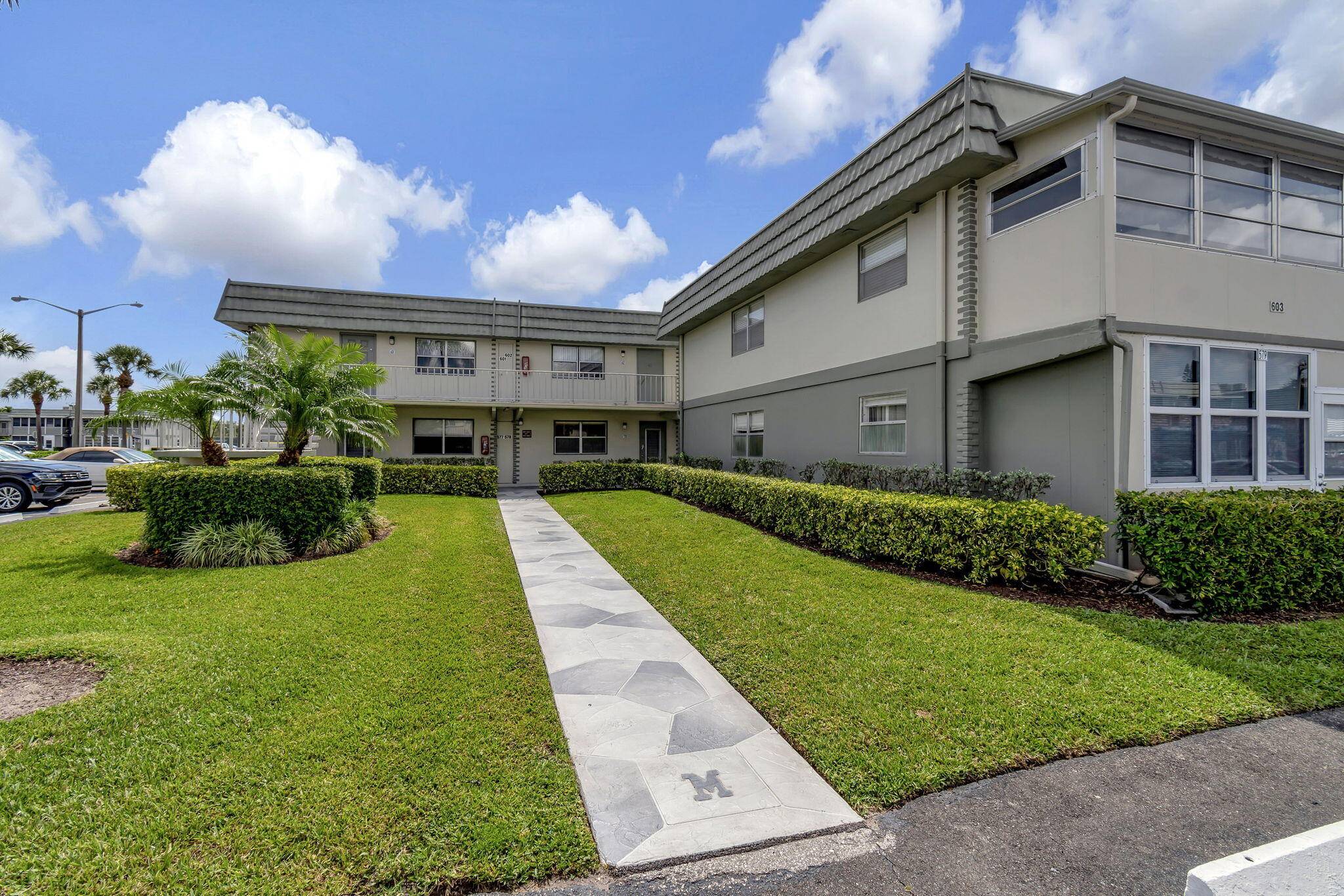 Light and bright true corner unit ground floor in walking distance to Monaco club house this condo in gated Kings Point, has a newer AC unit December 2024 and features ...